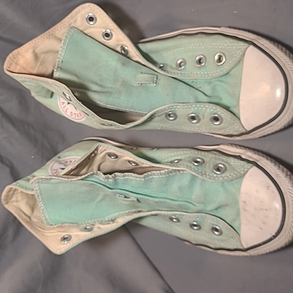 Converse - Picture 1 of 4